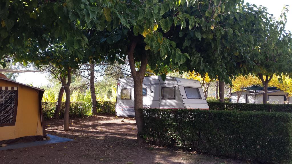 Montsant Park Camping & Bungalow Ulldemolins Buitenkant foto