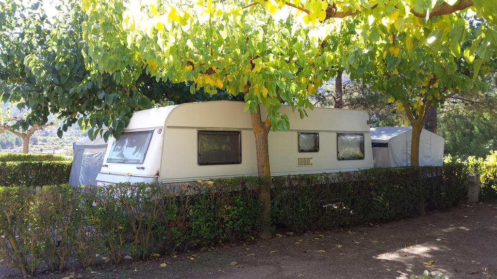Montsant Park Camping & Bungalow Ulldemolins Buitenkant foto