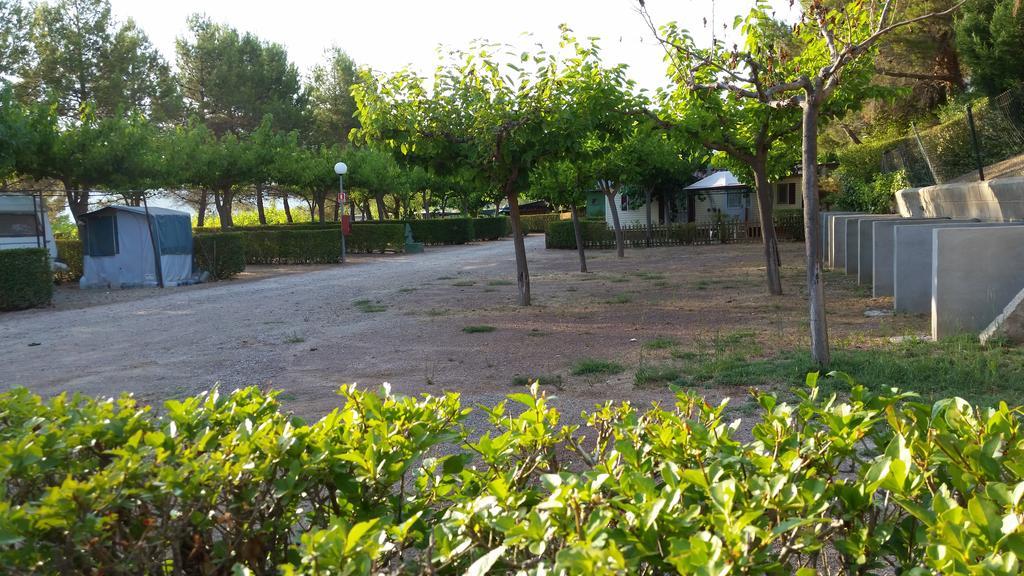Montsant Park Camping & Bungalow Ulldemolins Buitenkant foto
